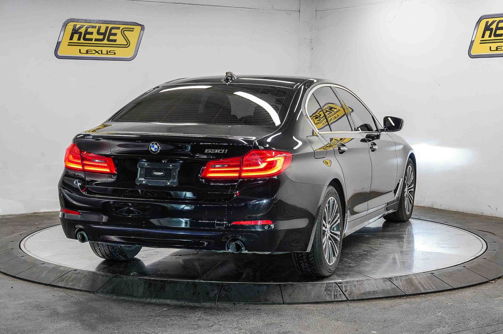 Thumbnail: 2018 BMW 5 Series - 3