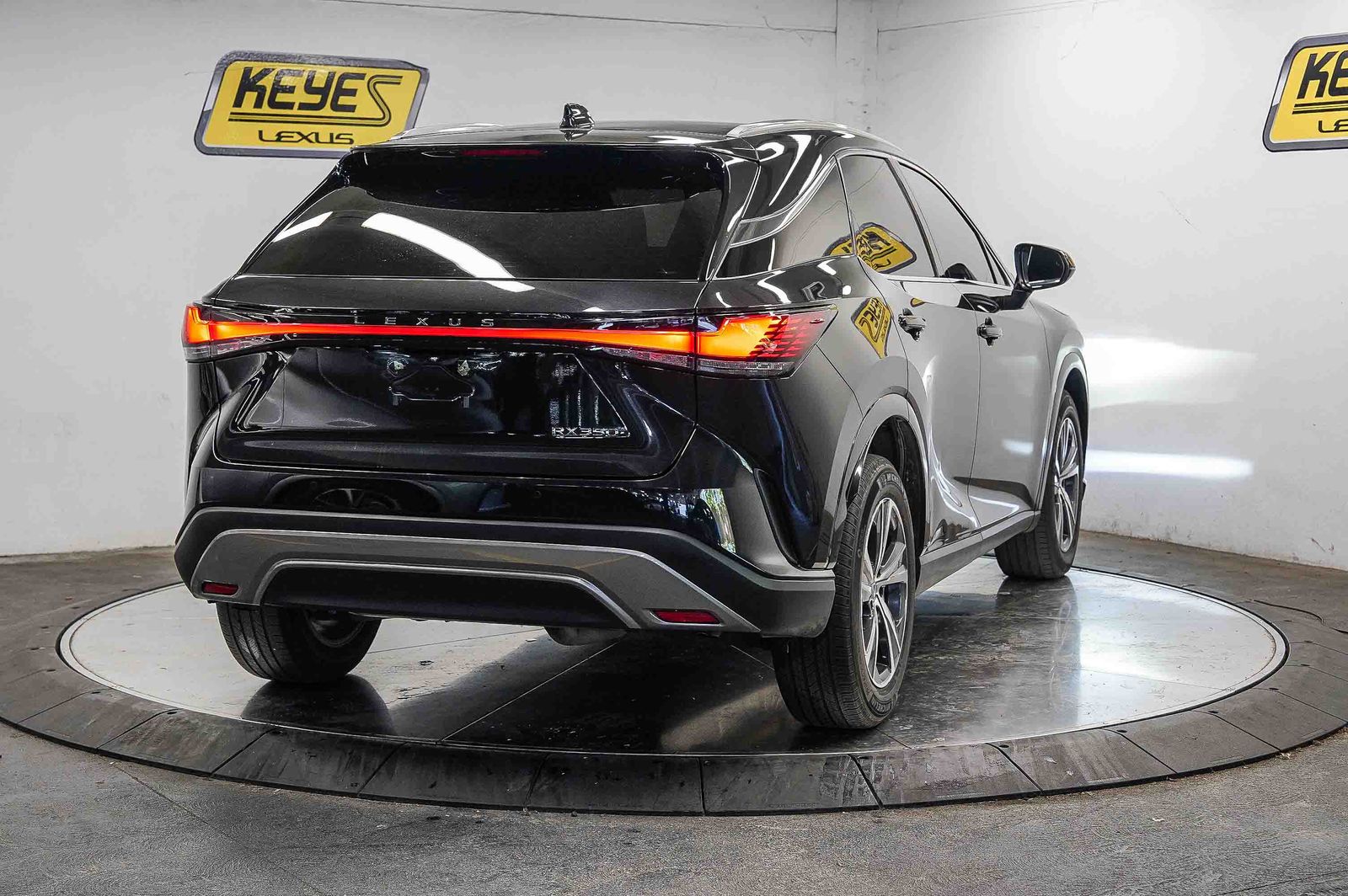 Thumbnail: 2025 Lexus RX - 3
