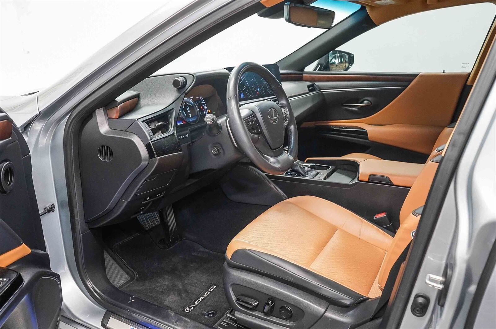 Thumbnail: 2023 Lexus ES - 18