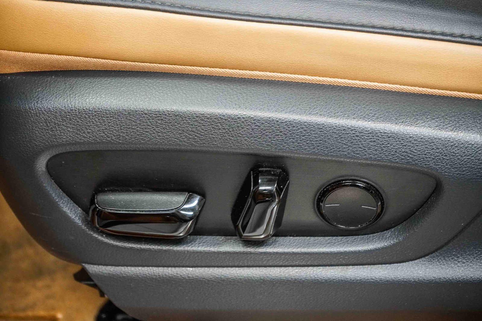 Thumbnail: 2024 Lexus RZ - 20