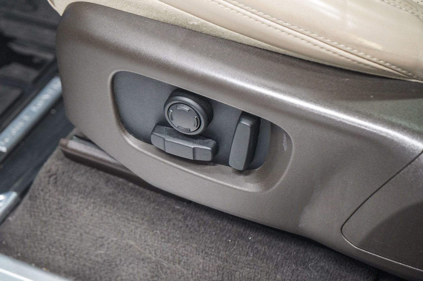 Thumbnail: 2018 Land Rover Range Rover Sport - 23