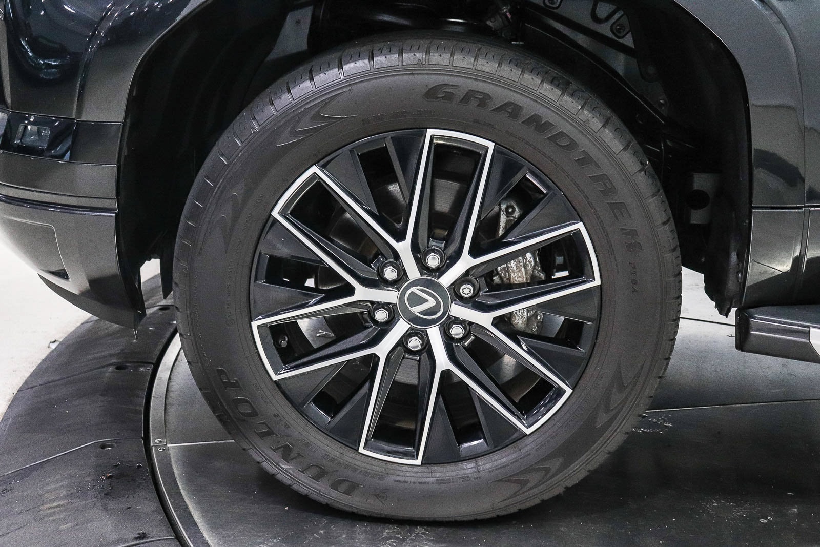 2024 Lexus GX Premium+ - Photo 8