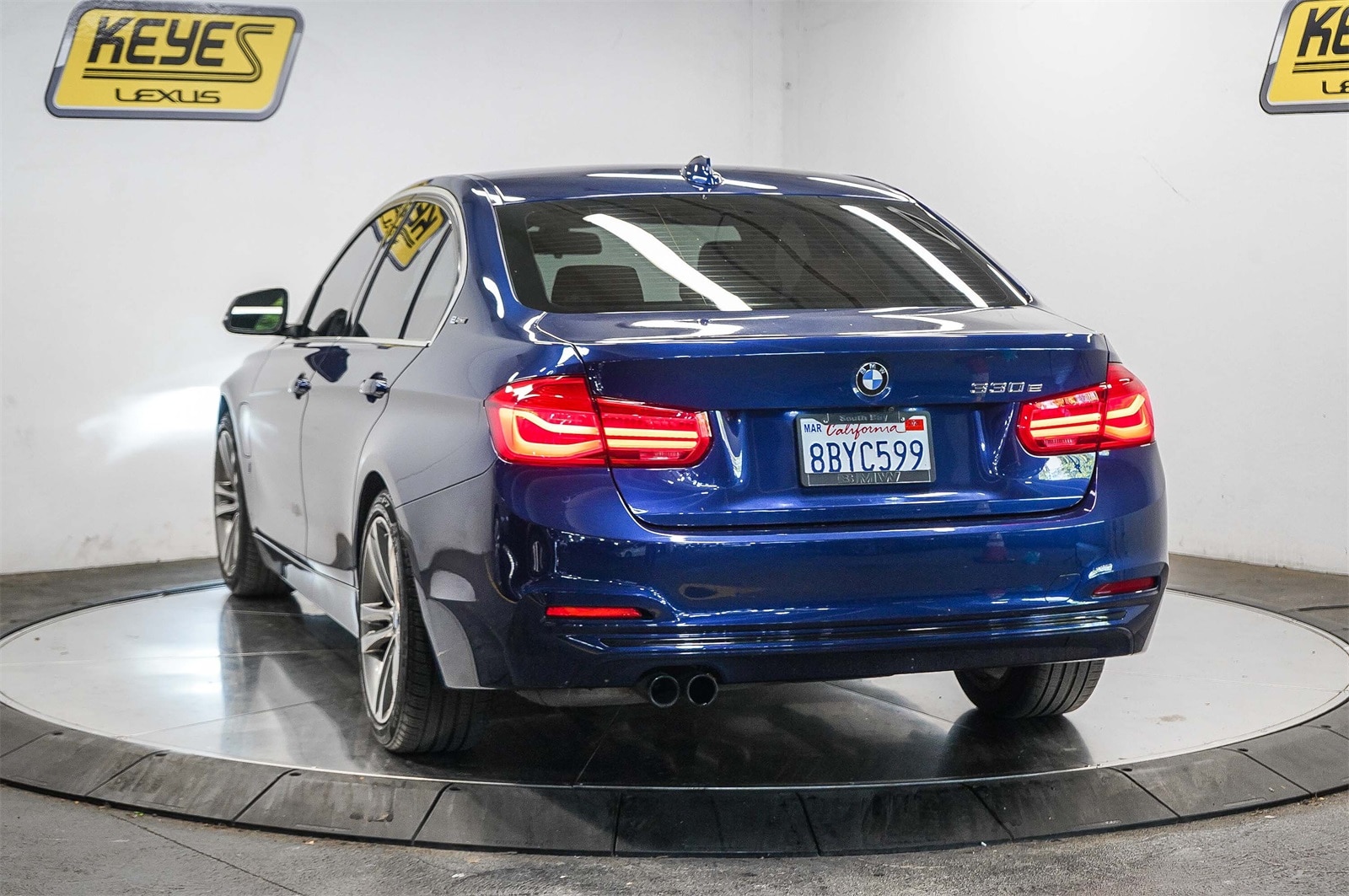 Thumbnail: 2018 BMW 3 Series - 2