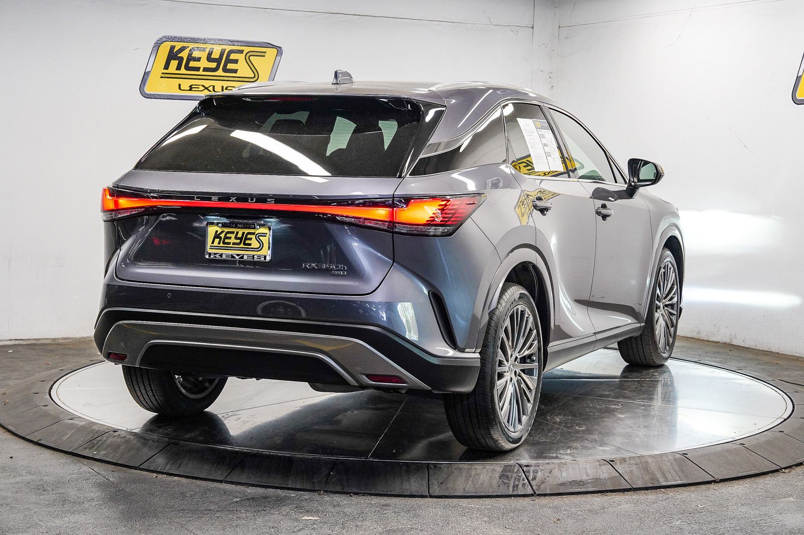 Thumbnail: 2023 Lexus RX - 4