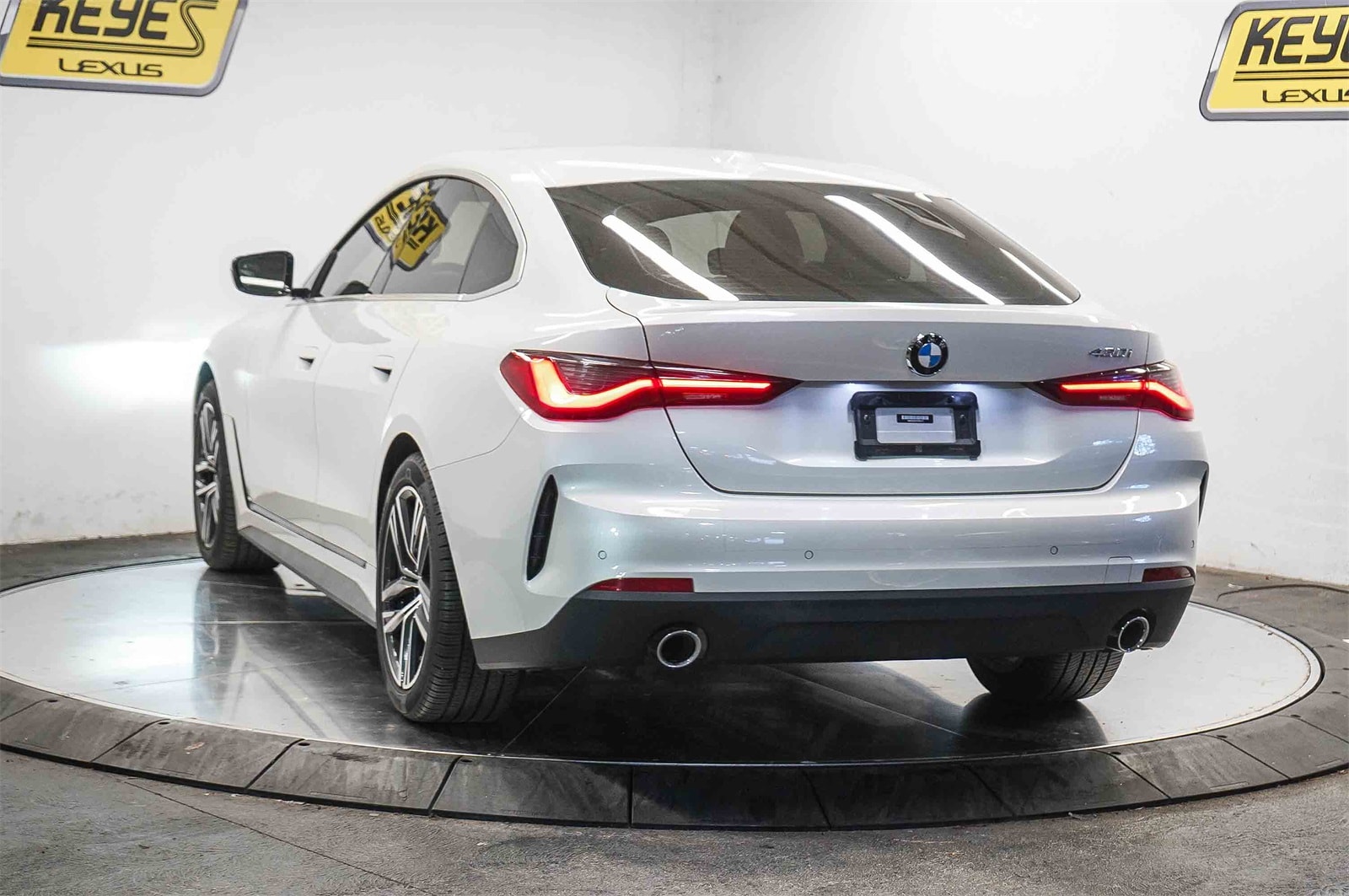 Thumbnail: 2023 BMW 4 Series - 2