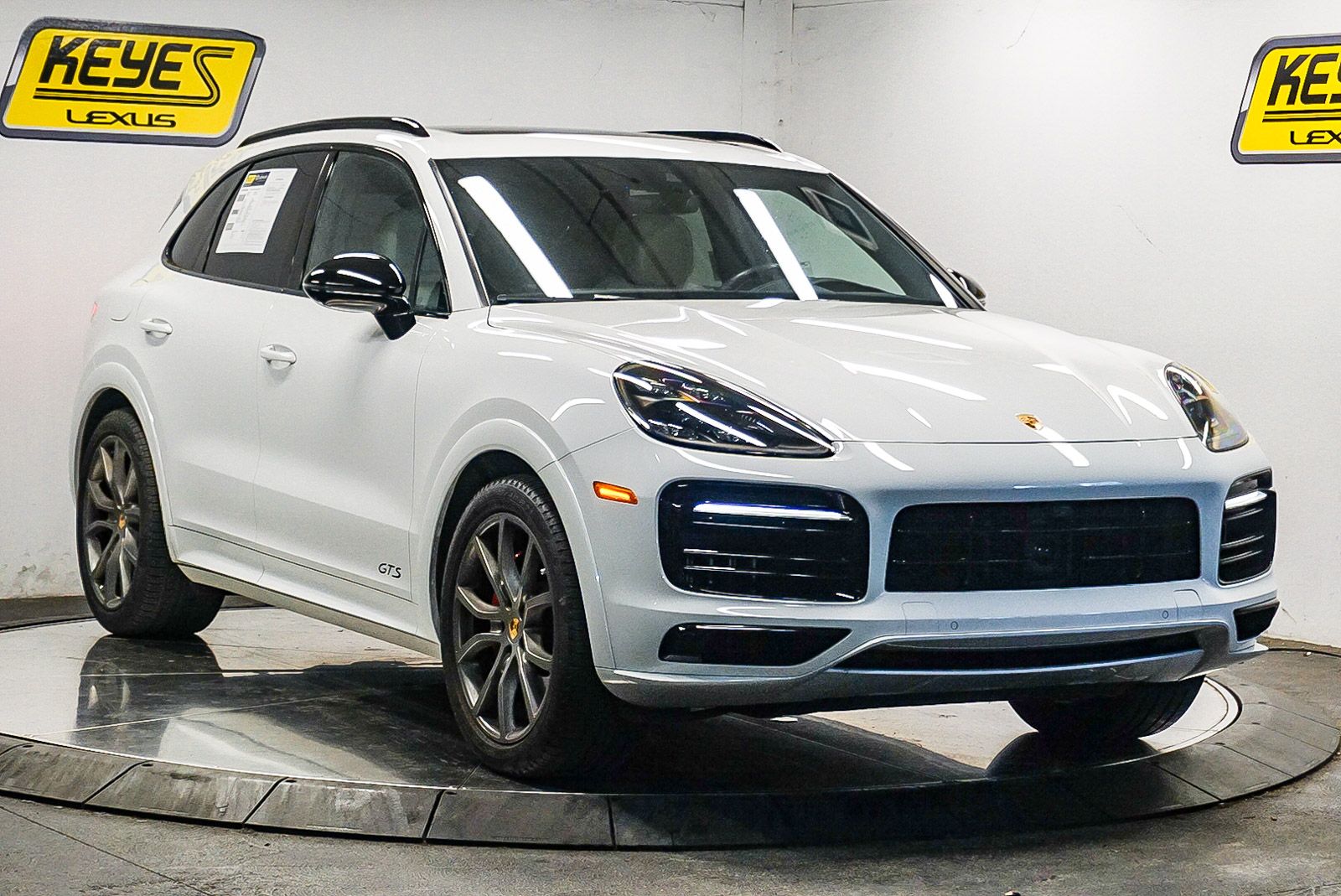 Thumbnail: 2023 Porsche Cayenne - 5