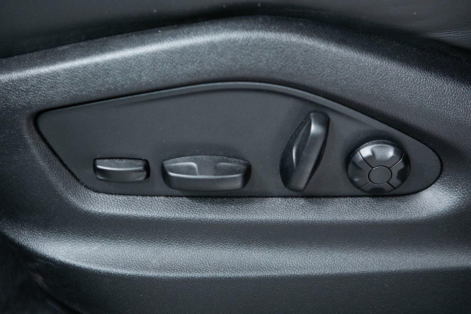 Thumbnail: 2022 Porsche Cayenne - 17