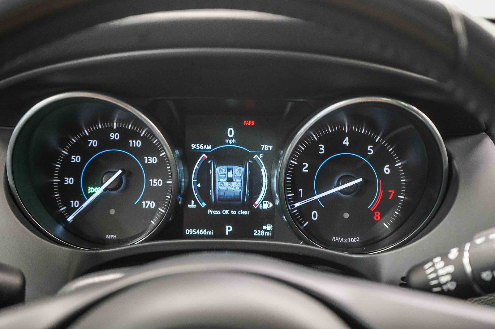 Thumbnail: 2017 Jaguar F-Pace - 25