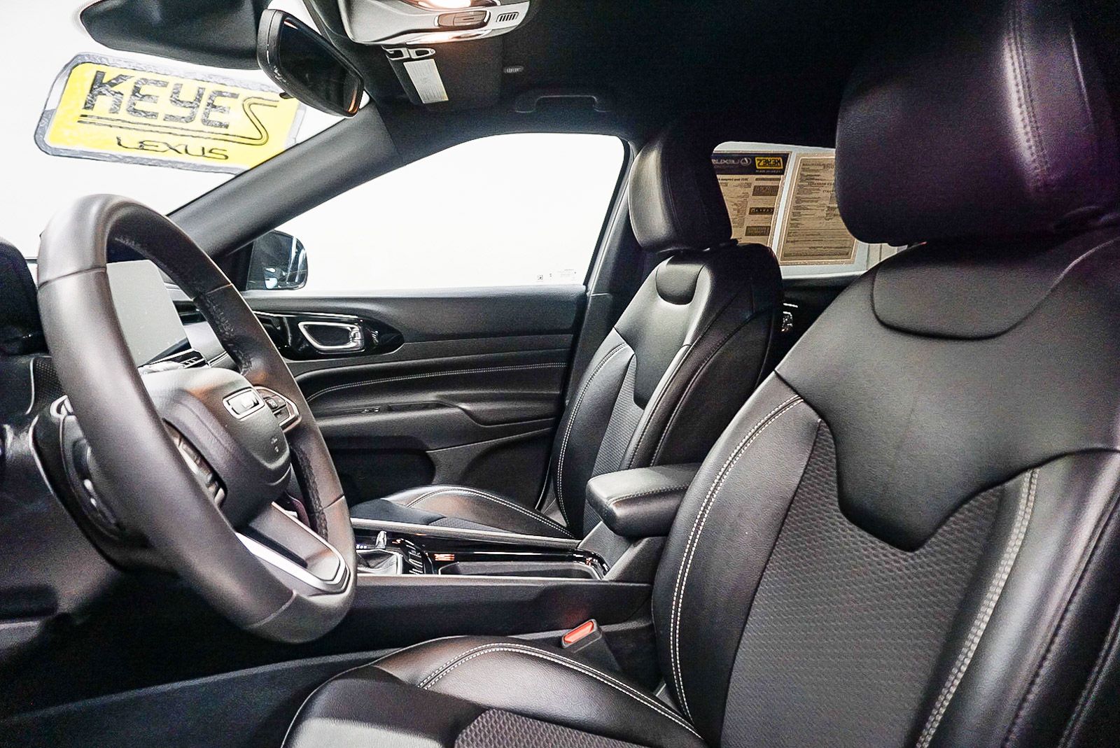 Thumbnail: 2023 Jeep Compass - 16