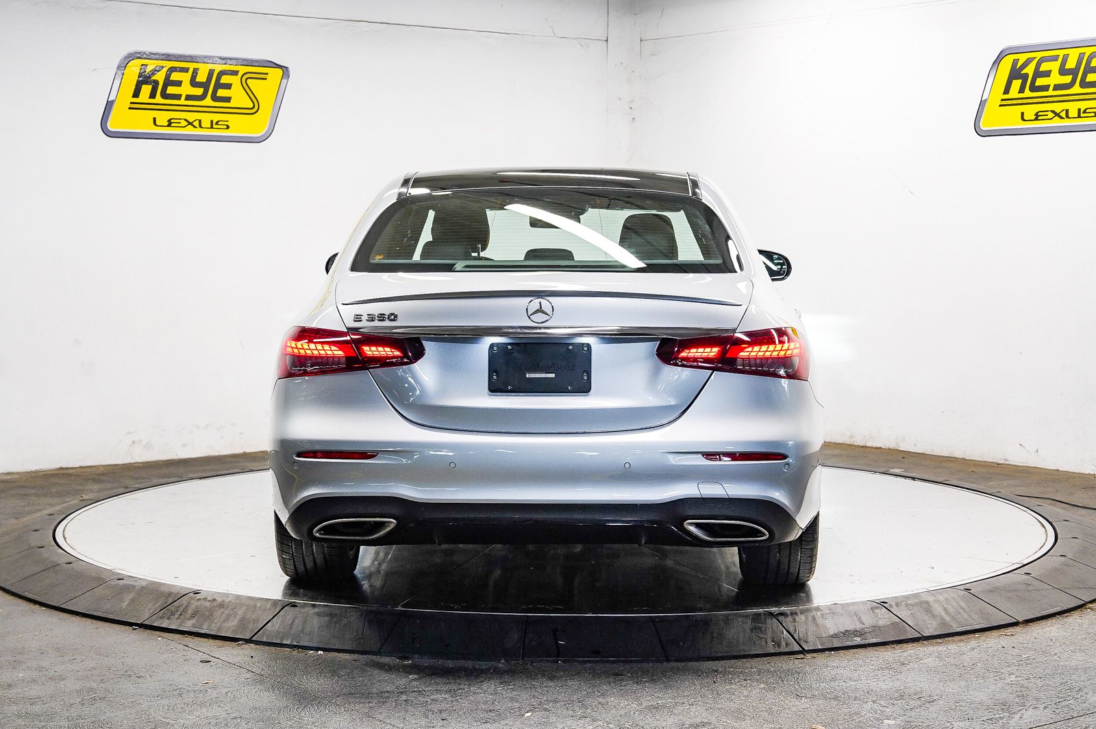 Thumbnail: 2022 Mercedes-Benz E-Class - 2