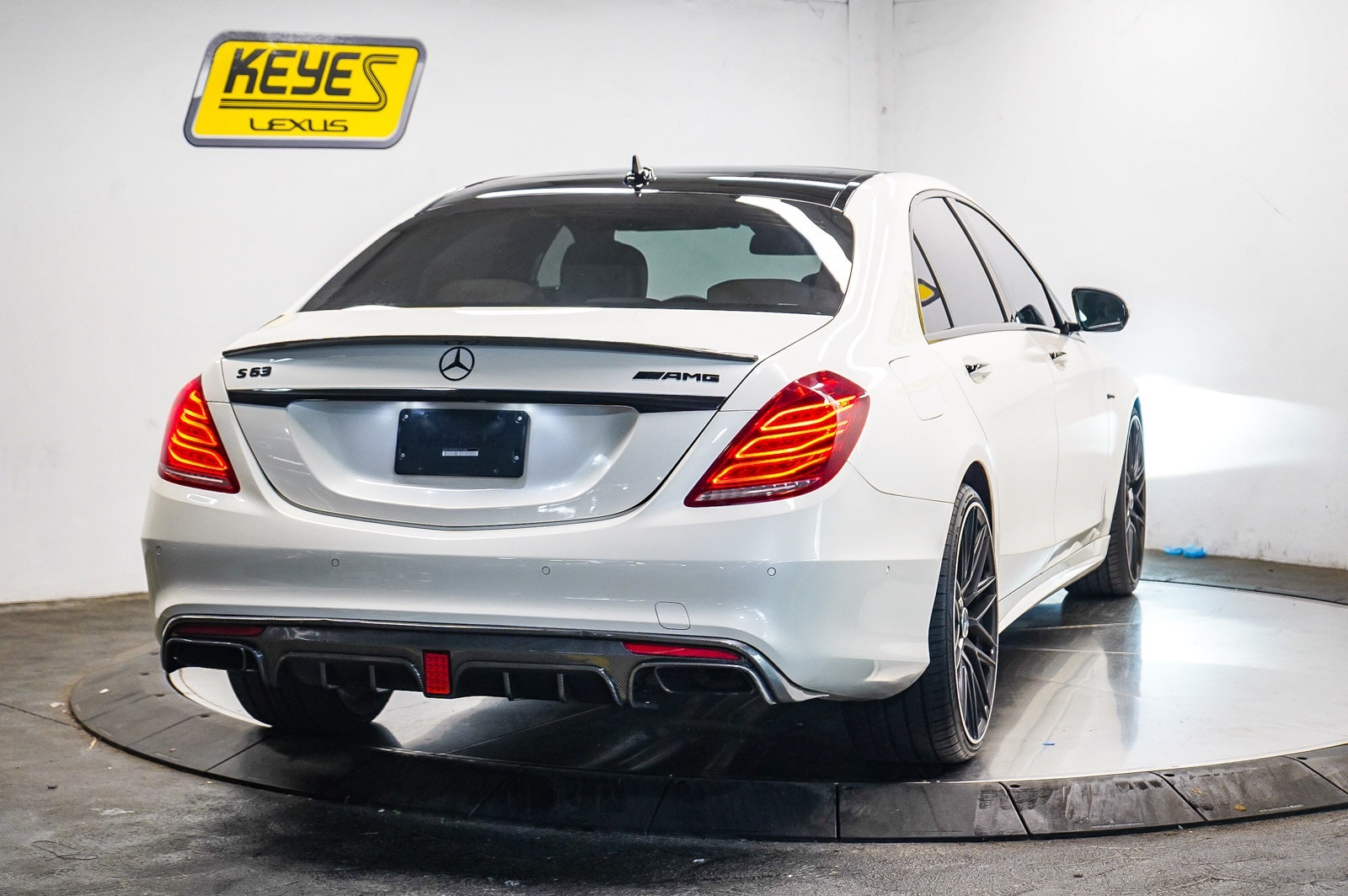 Thumbnail: 2015 Mercedes-Benz S-Class - 4