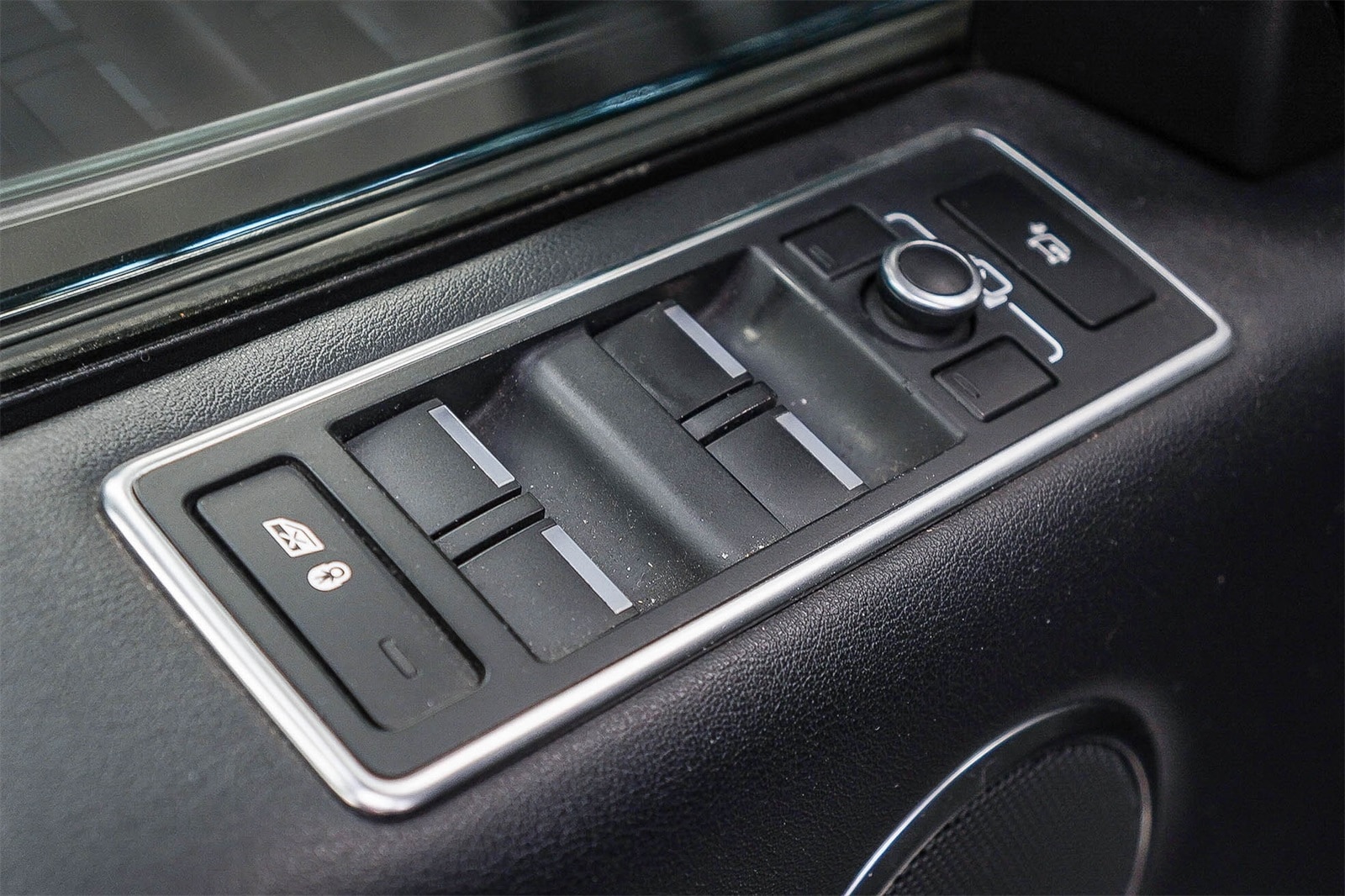 Thumbnail: 2016 Land Rover Range Rover - 20