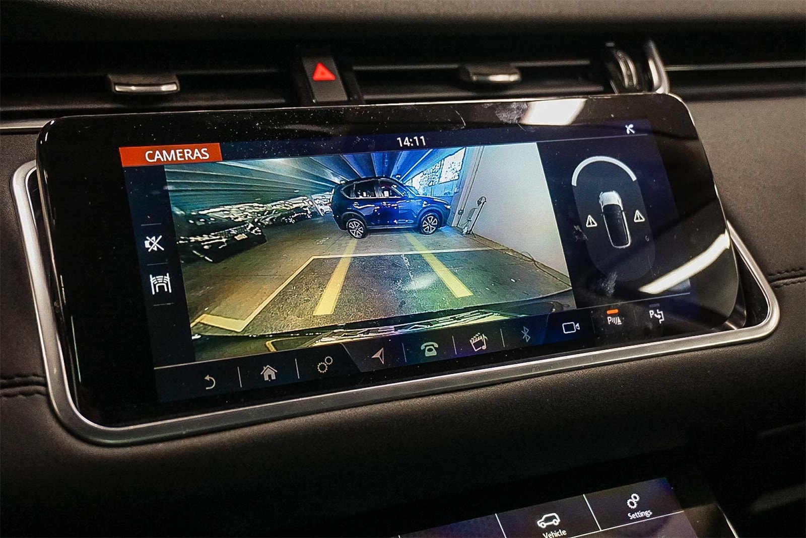 Thumbnail: 2020 Land Rover Range Rover Evoque - 25