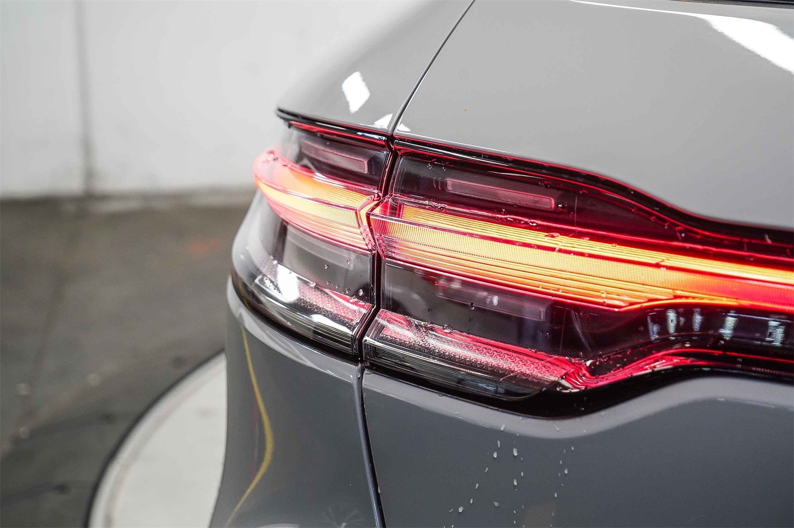 Thumbnail: 2023 Porsche Macan - 11