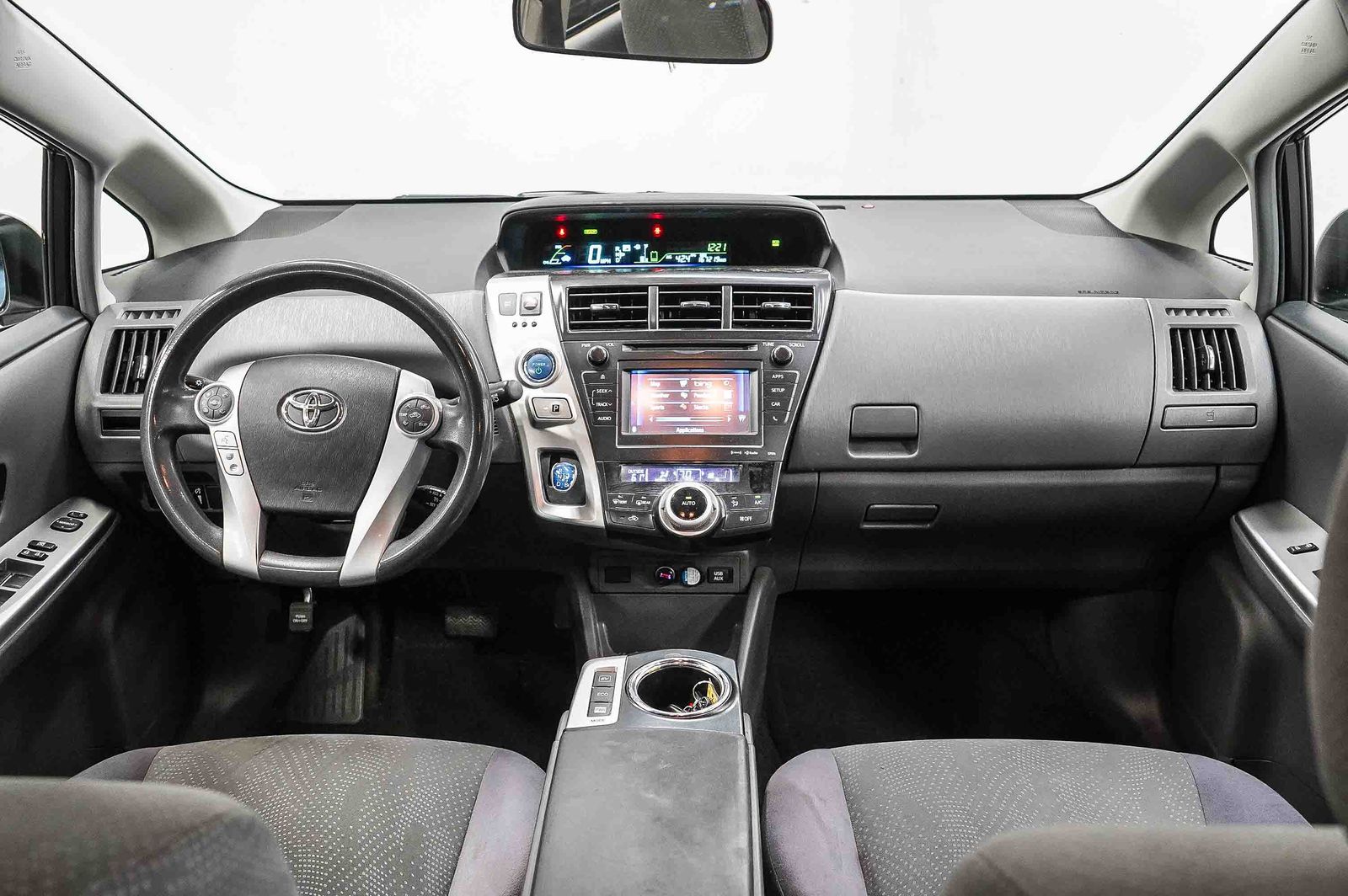 Thumbnail: 2012 Toyota Prius v - 11