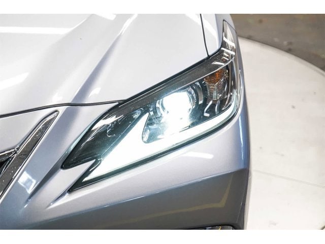 Thumbnail: 2025 Lexus ES - 7