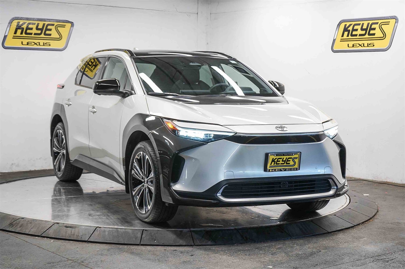 Thumbnail: 2024 Toyota bZ4X - 5