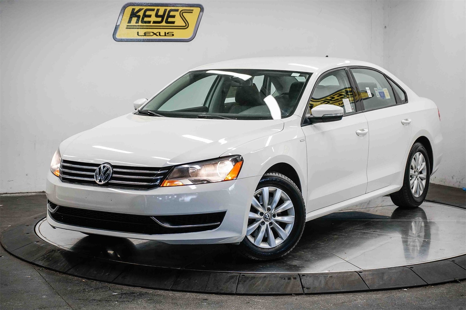 2015 Volkswagen Passat Wolfsburg Edition -
                  Van Nuys, CA