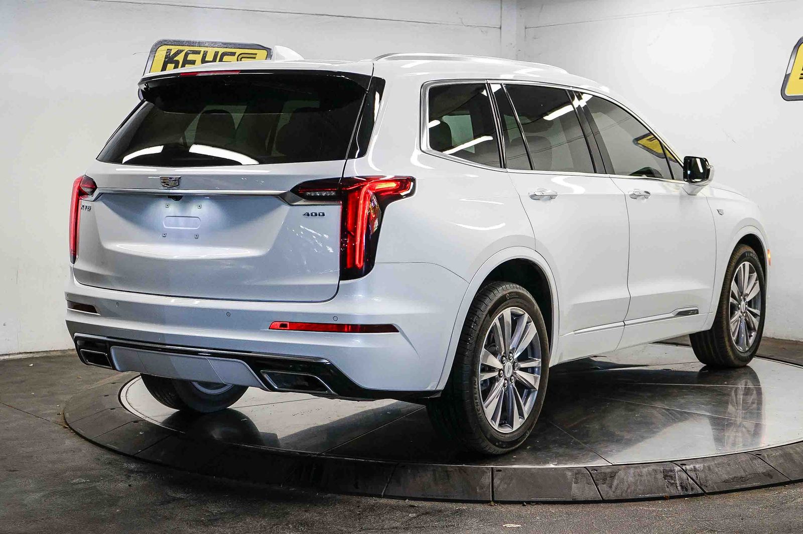 Thumbnail: 2024 Cadillac XT6 - 3