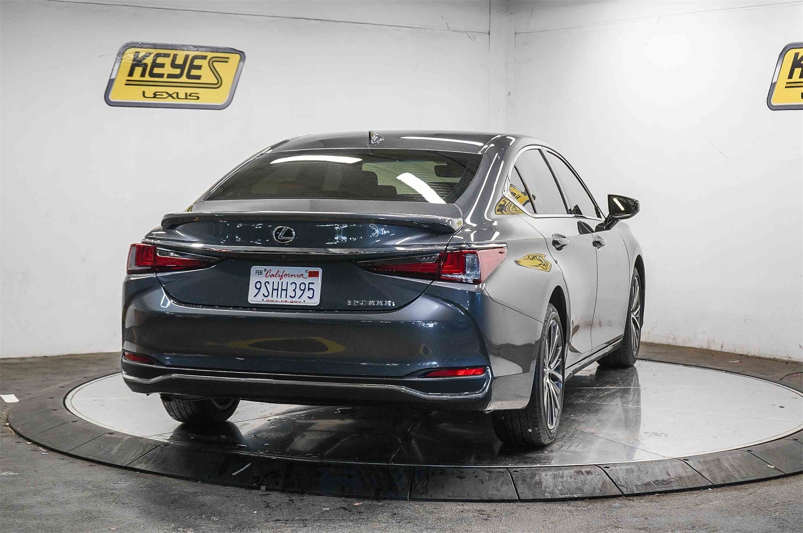 Thumbnail: 2025 Lexus ES - 4