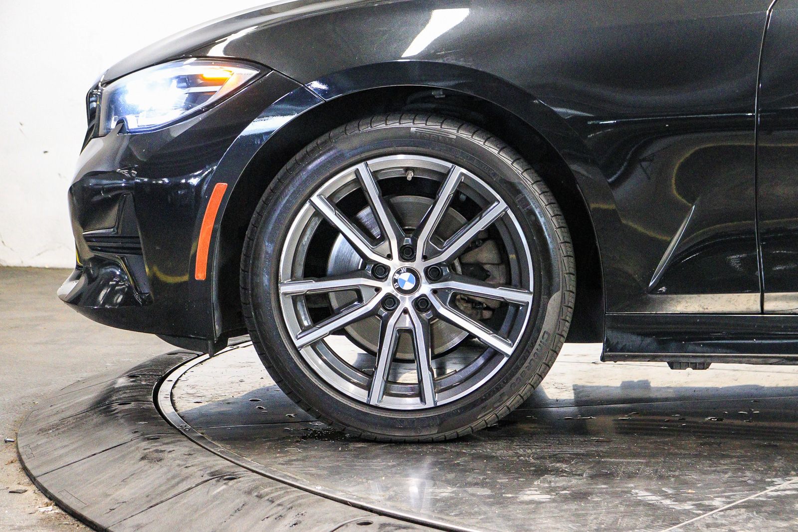 Thumbnail: 2019 BMW 3 Series - 9