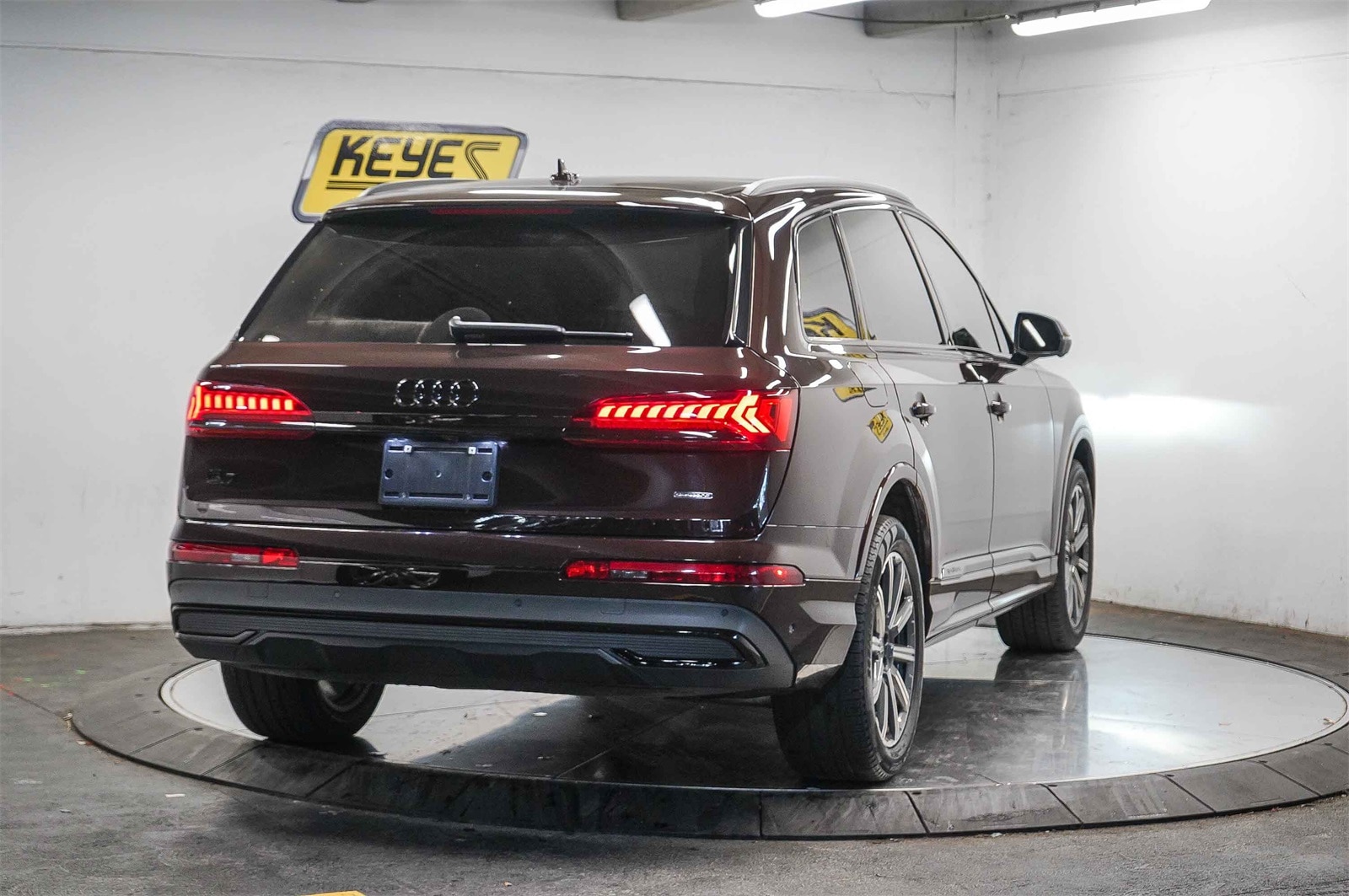 Thumbnail: 2022 Audi Q7 - 4