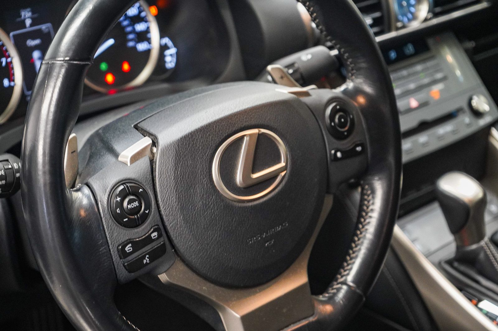 Thumbnail: 2016 Lexus IS - 21