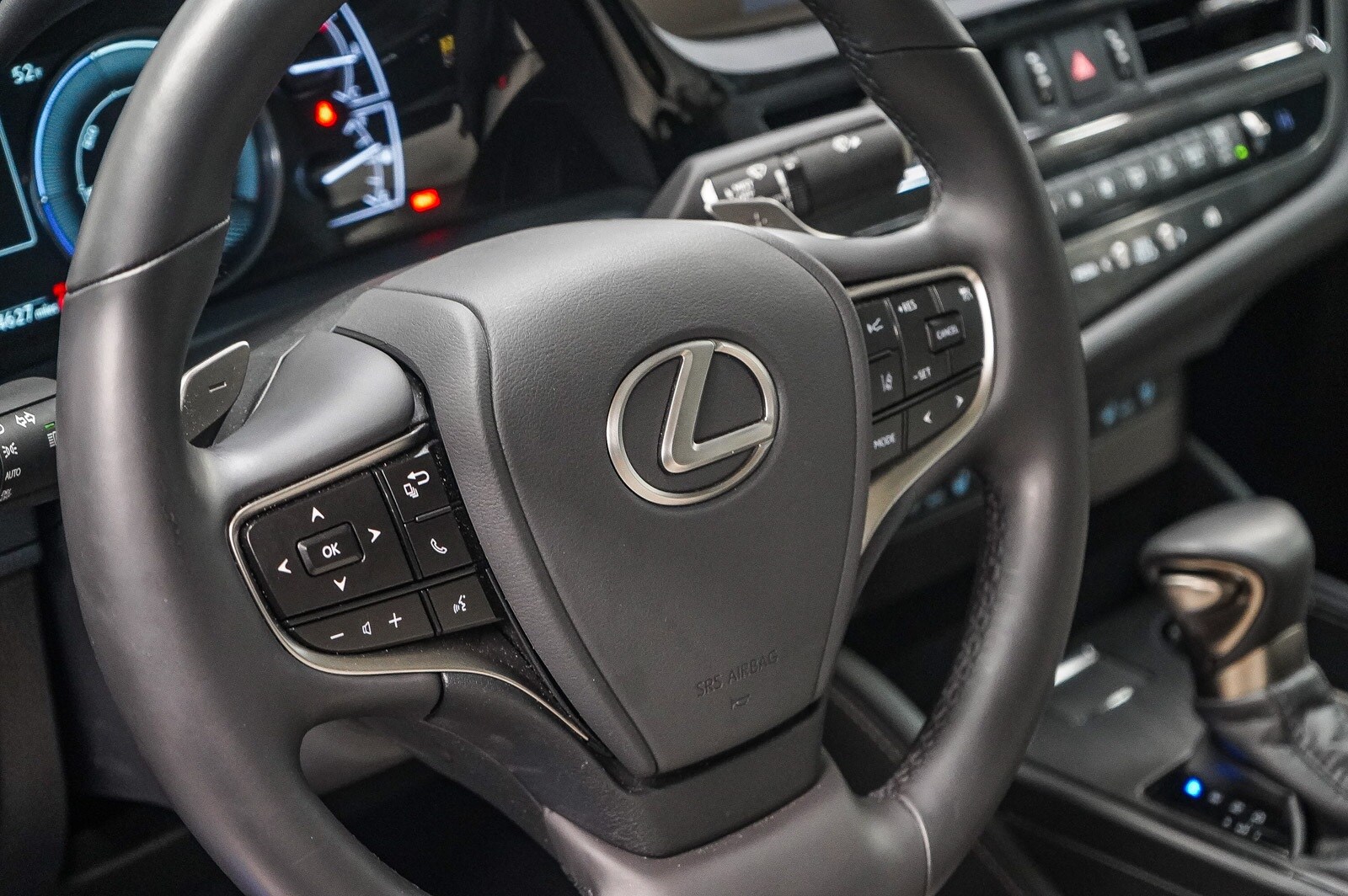 Thumbnail: 2025 Lexus ES - 21