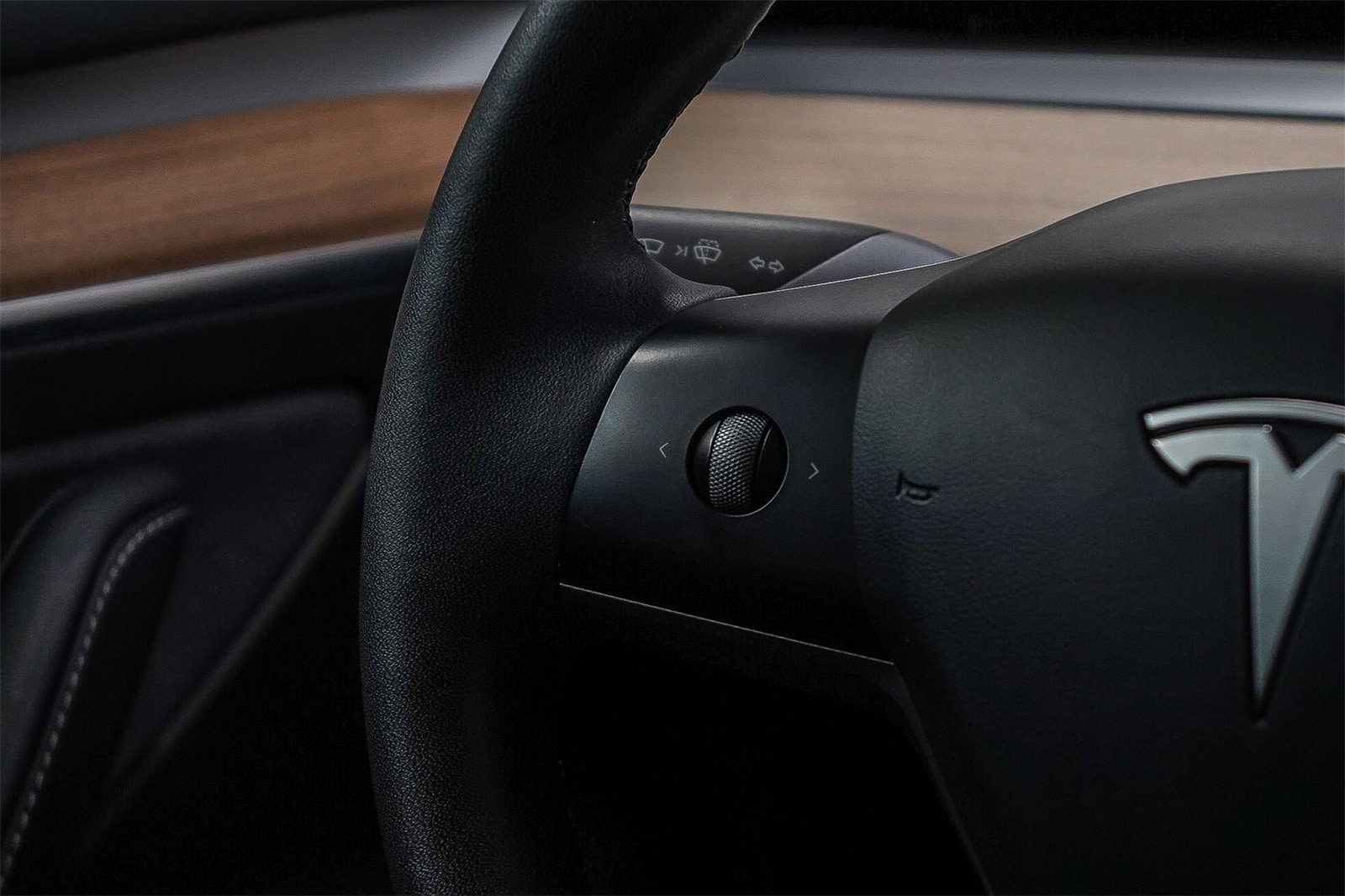 Thumbnail: 2023 Tesla Model 3 - 16