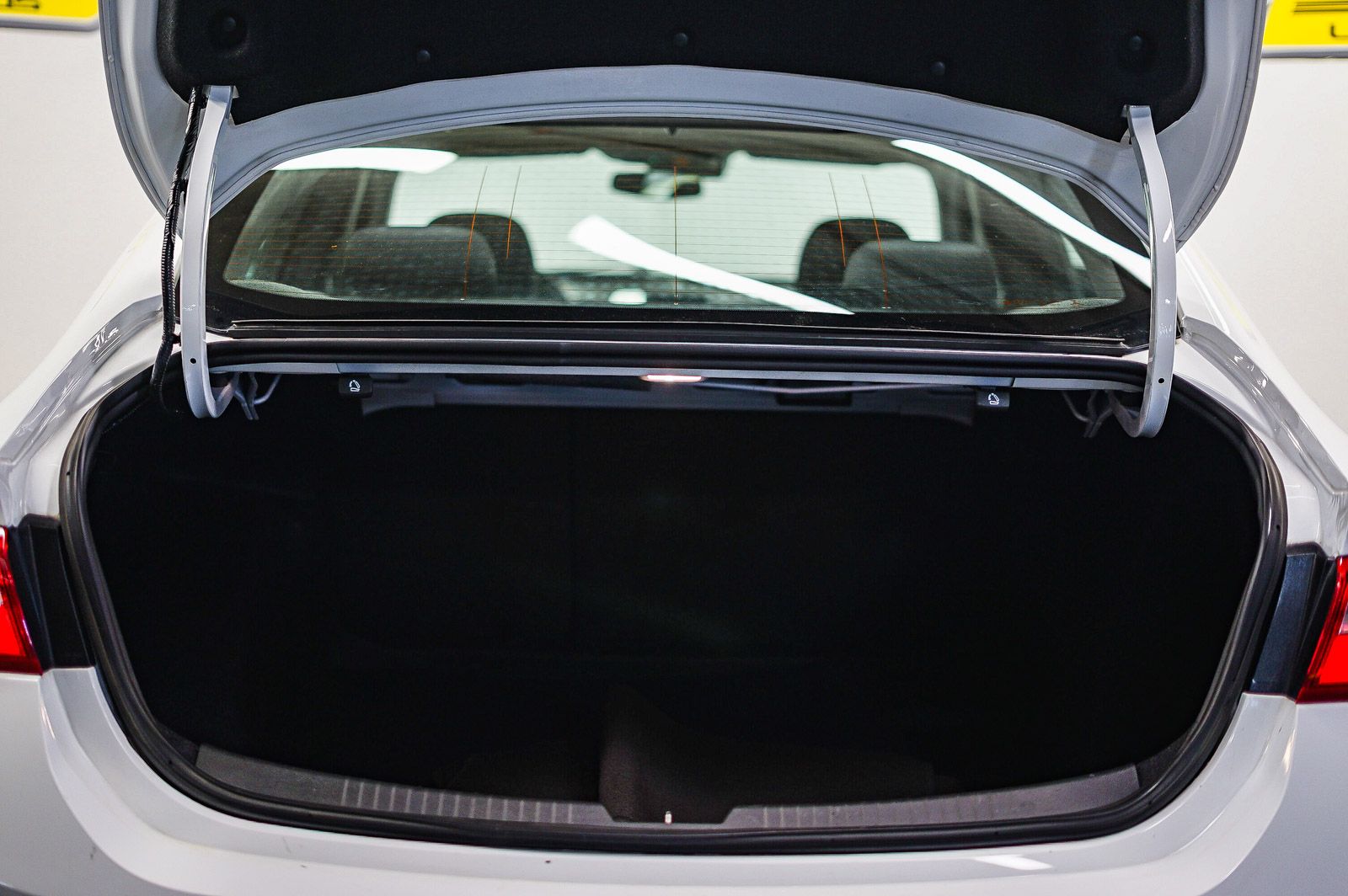 Thumbnail: 2022 Chevrolet Malibu - 27