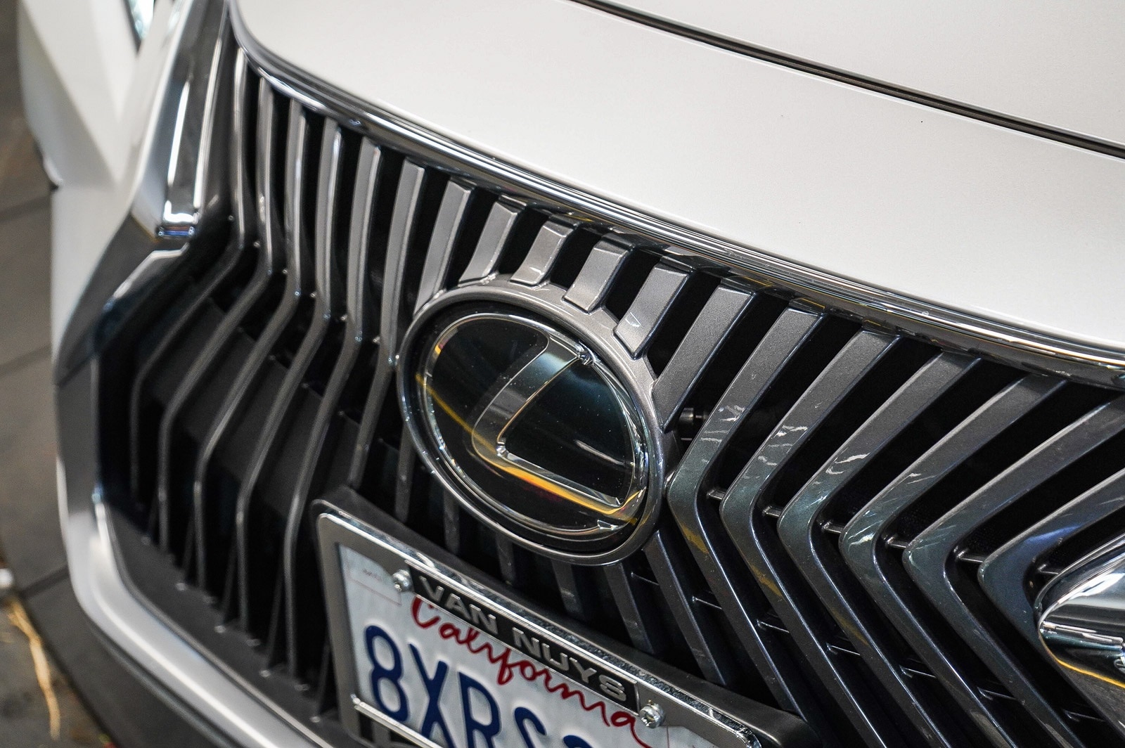 Thumbnail: 2021 Lexus ES - 8