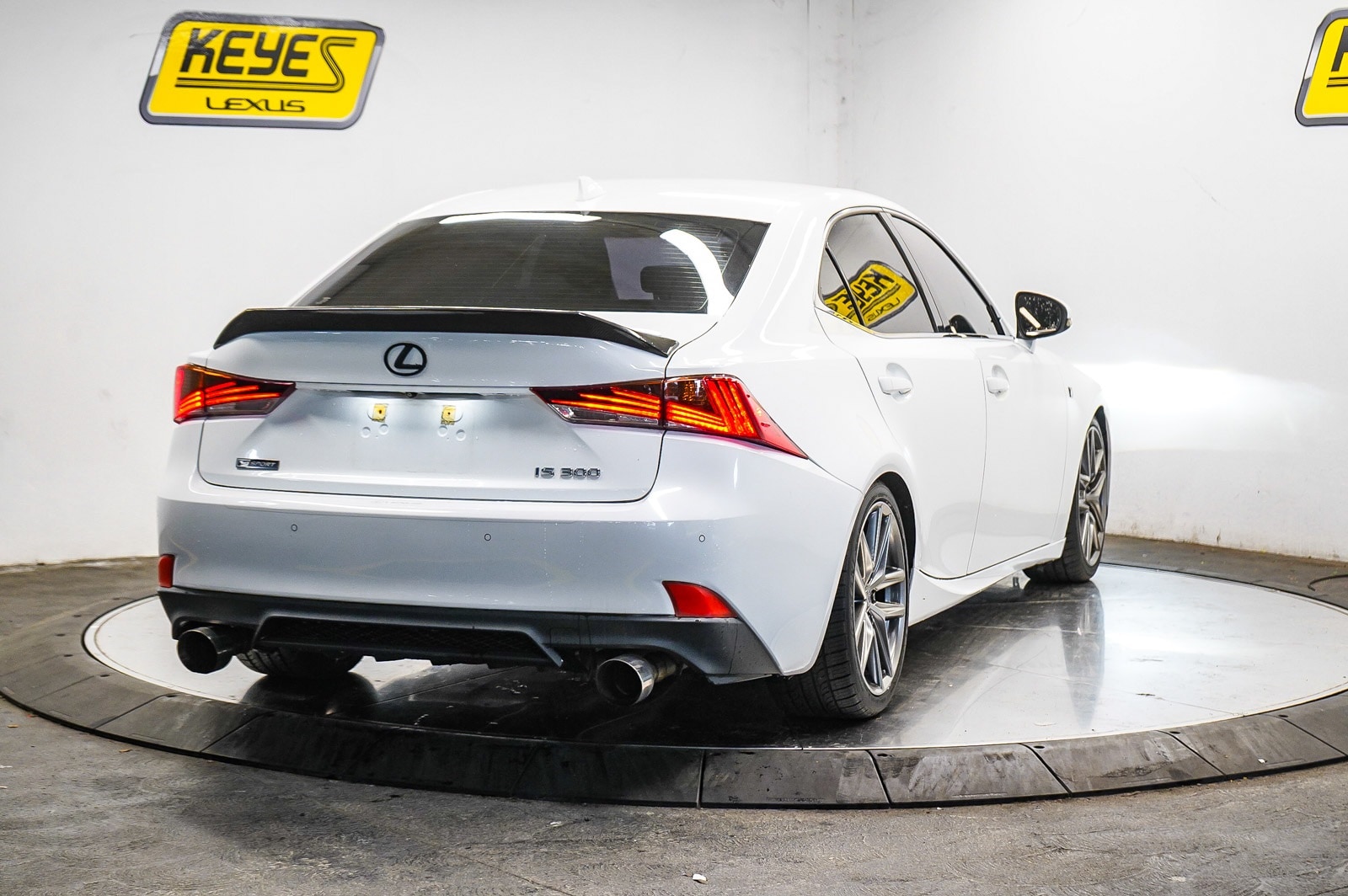 Thumbnail: 2019 Lexus IS - 4