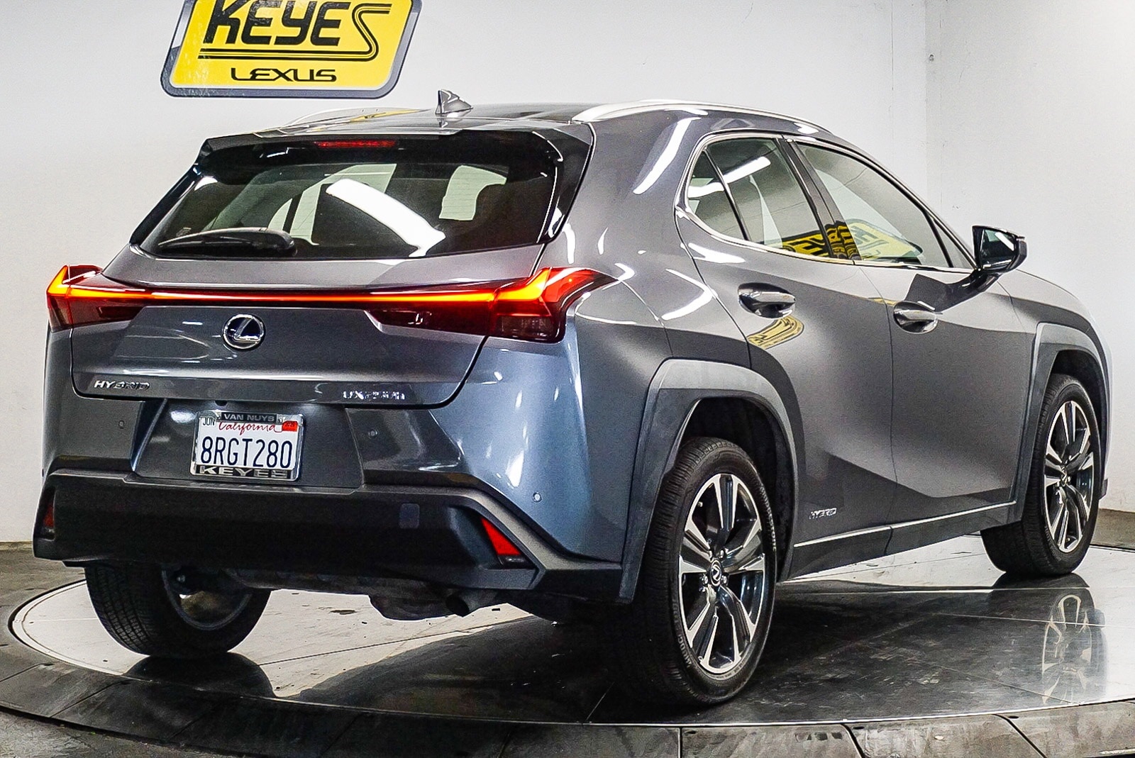 Thumbnail: 2020 Lexus UX - 4
