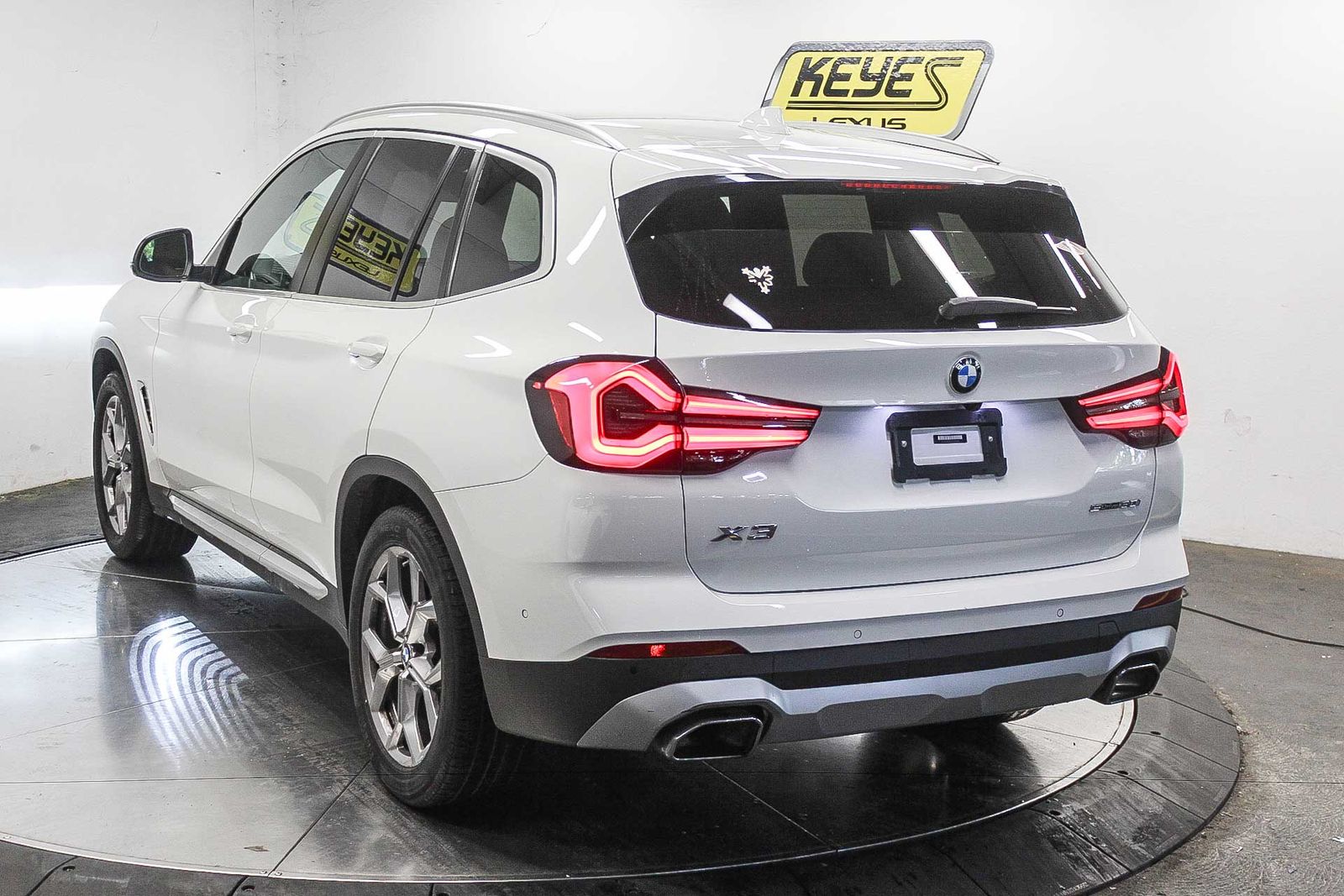 Thumbnail: 2023 BMW X3 - 8
