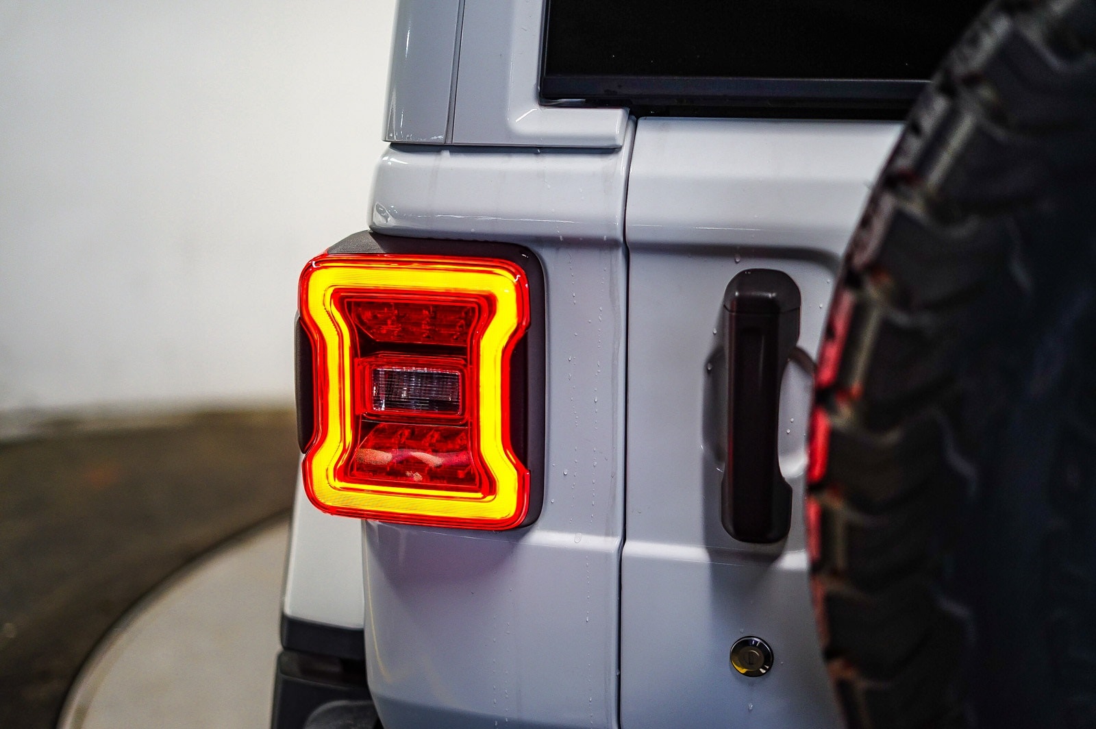 Thumbnail: 2018 Jeep Wrangler - 9