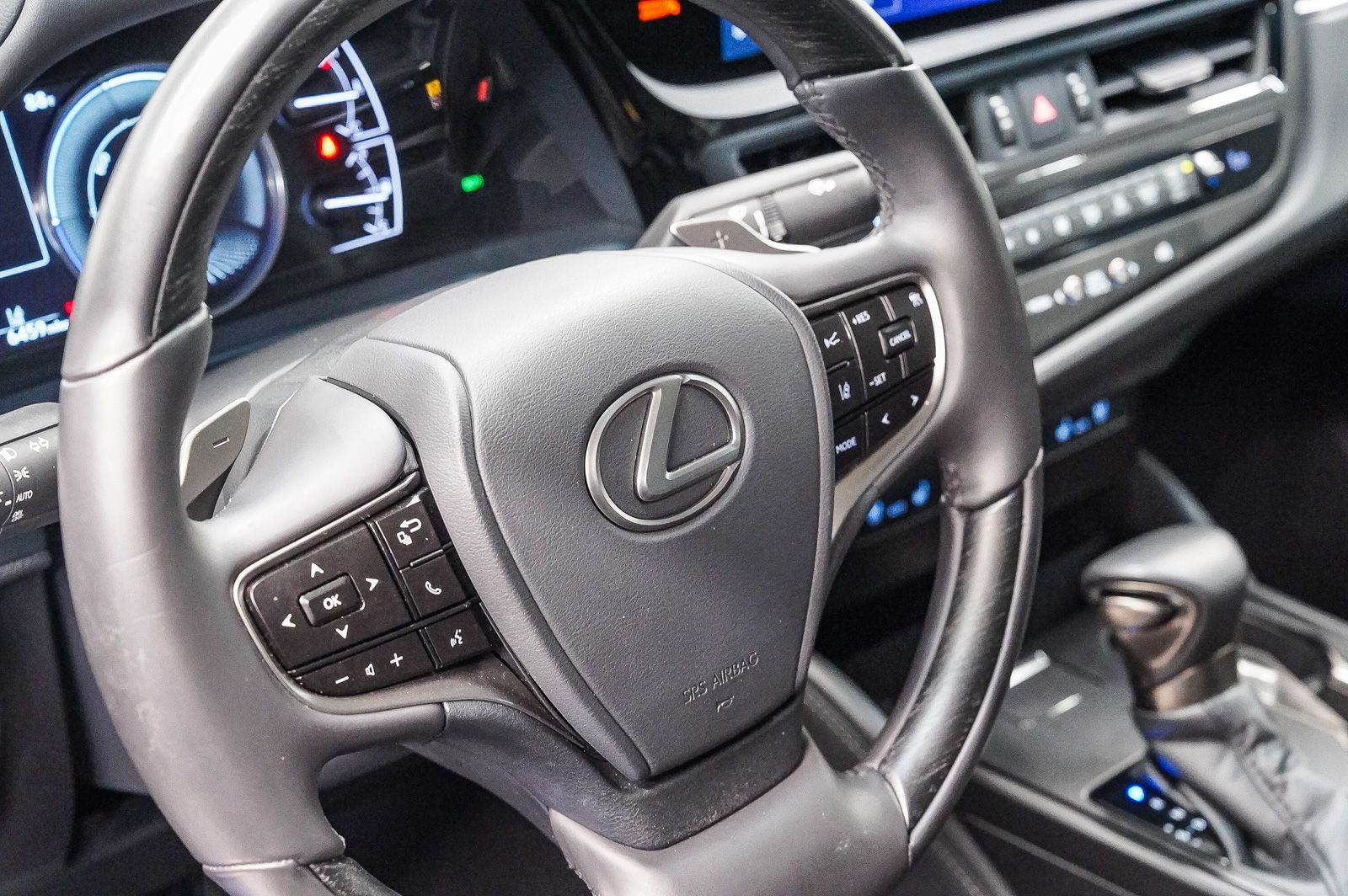 Thumbnail: 2025 Lexus ES - 21
