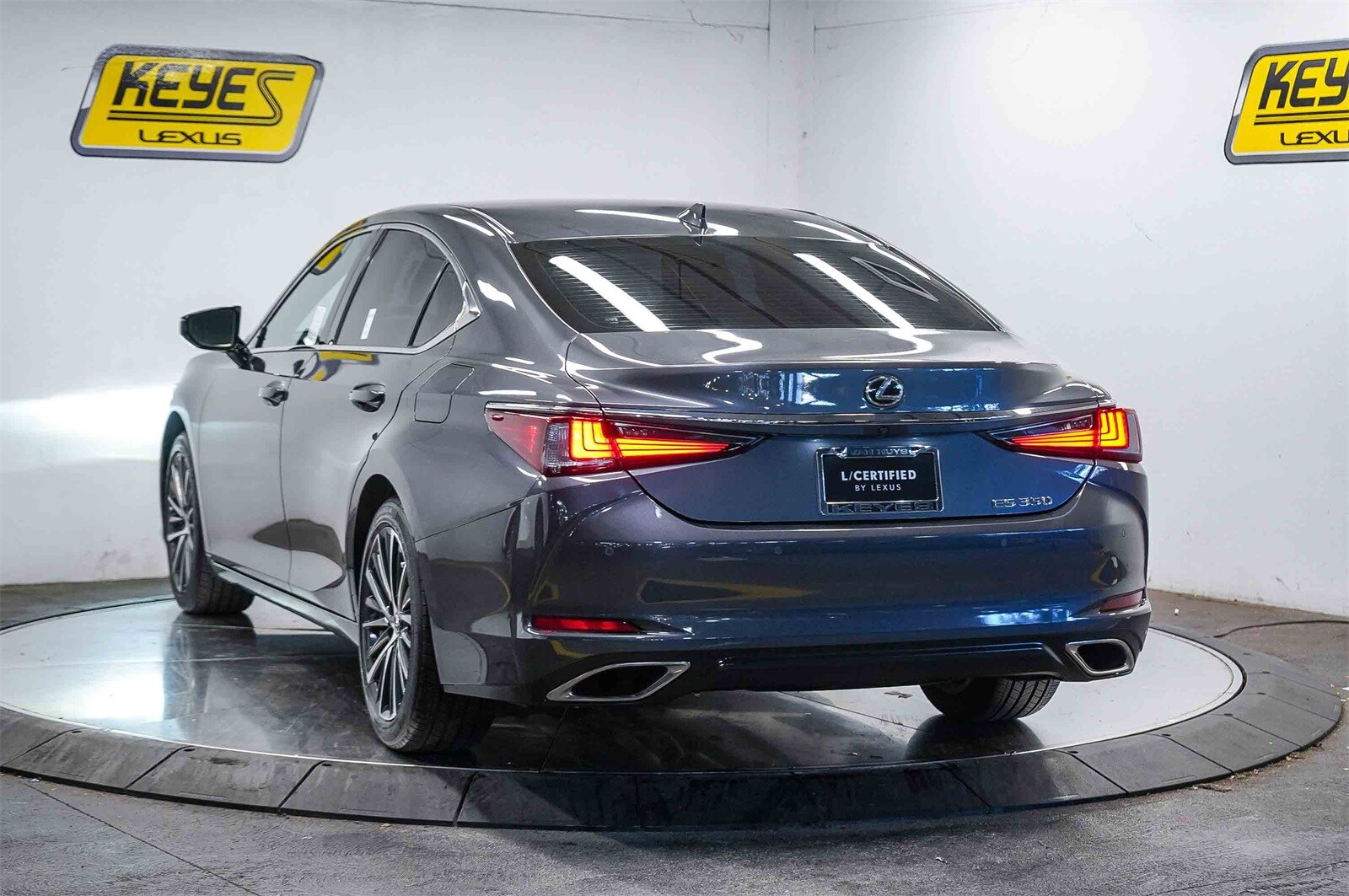 2024 Lexus ES 350 photo 2