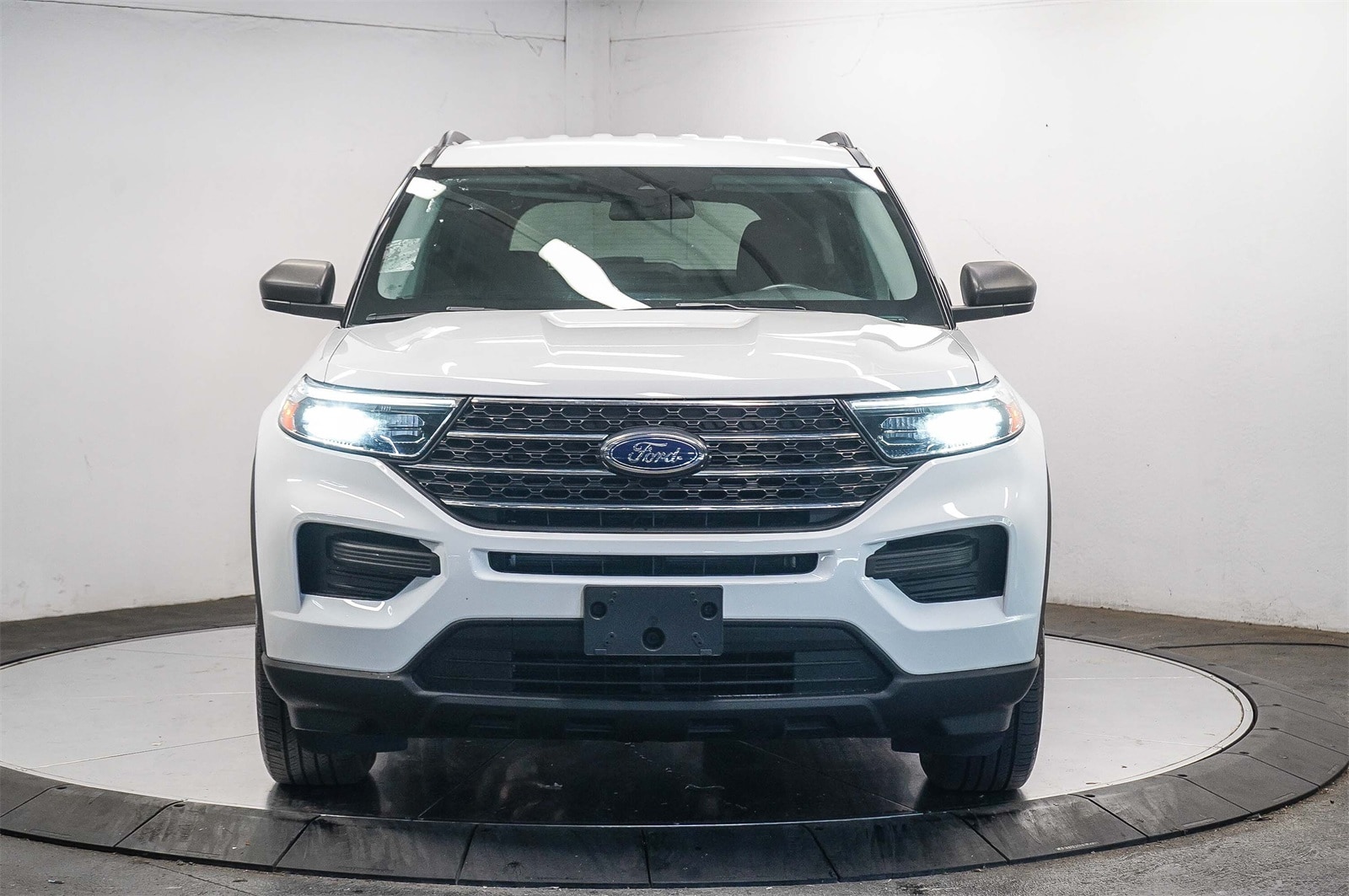 Thumbnail: 2022 Ford Explorer - 6