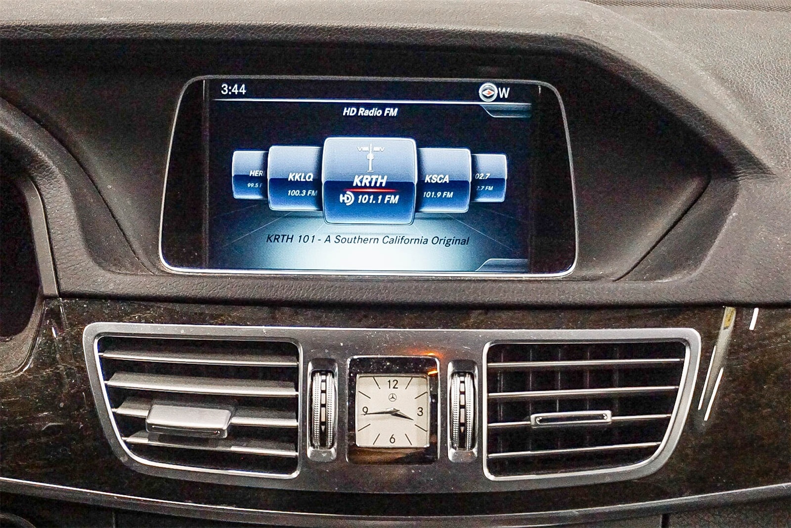 Thumbnail: 2016 Mercedes-Benz E-Class - 15