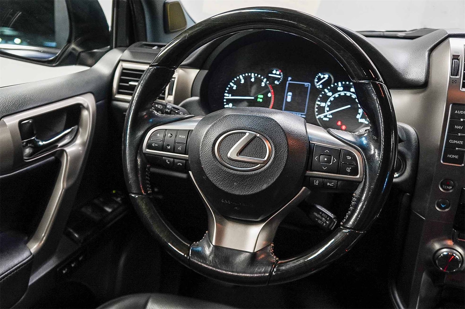 Thumbnail: 2020 Lexus GX - 14