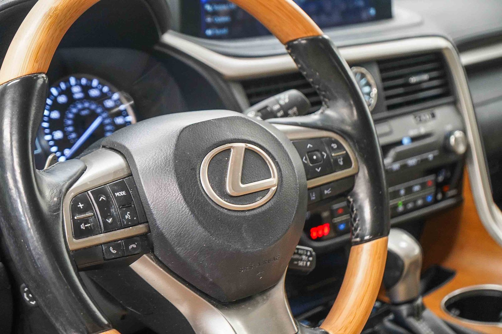 Thumbnail: 2021 Lexus RX - 20