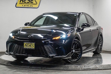 2025 Toyota Camry SE Sedan