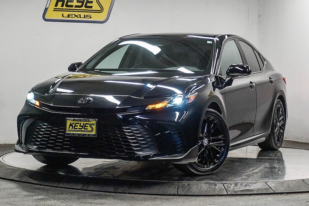 Used 2025 Toyota Camry SE Sedan
