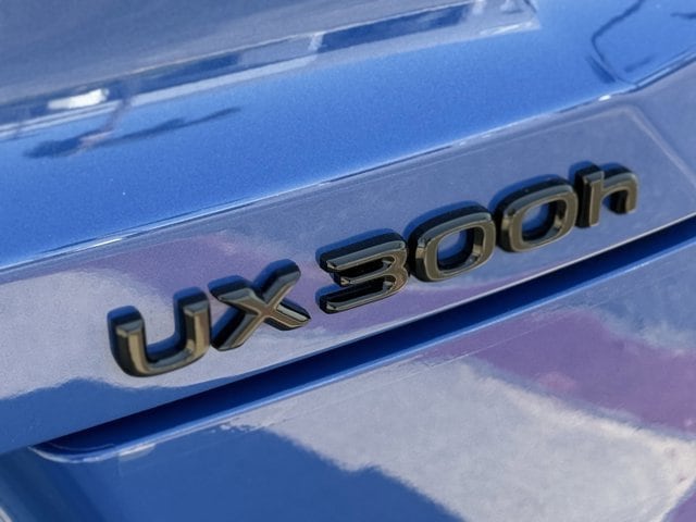 Thumbnail: 2025 Lexus UX - 8