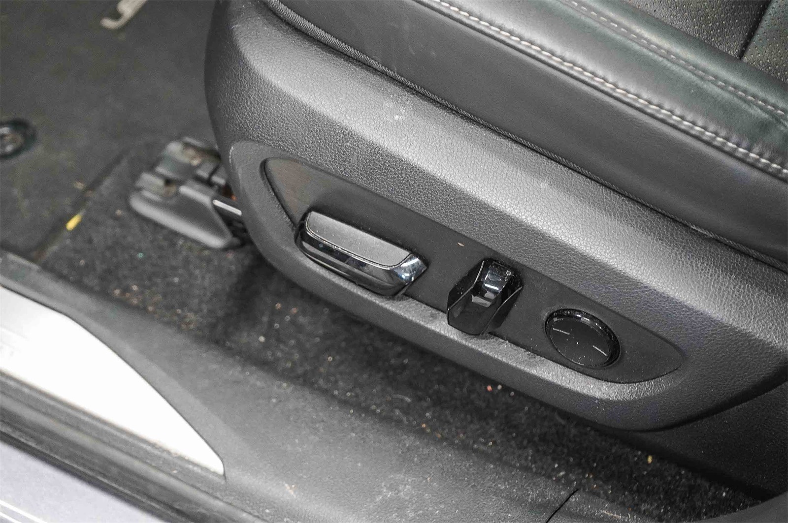 Thumbnail: 2023 Lexus RX - 23