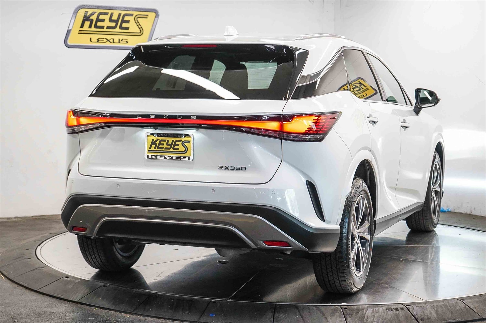 Thumbnail: 2023 Lexus RX - 4