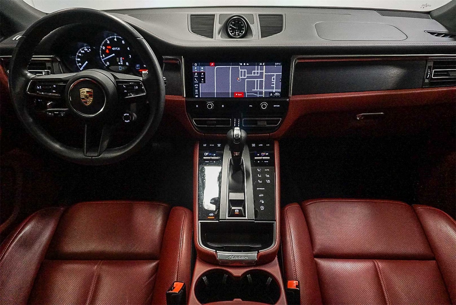 Thumbnail: 2023 Porsche Macan - 13