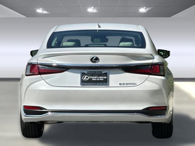 Thumbnail: 2025 Lexus ES - 9