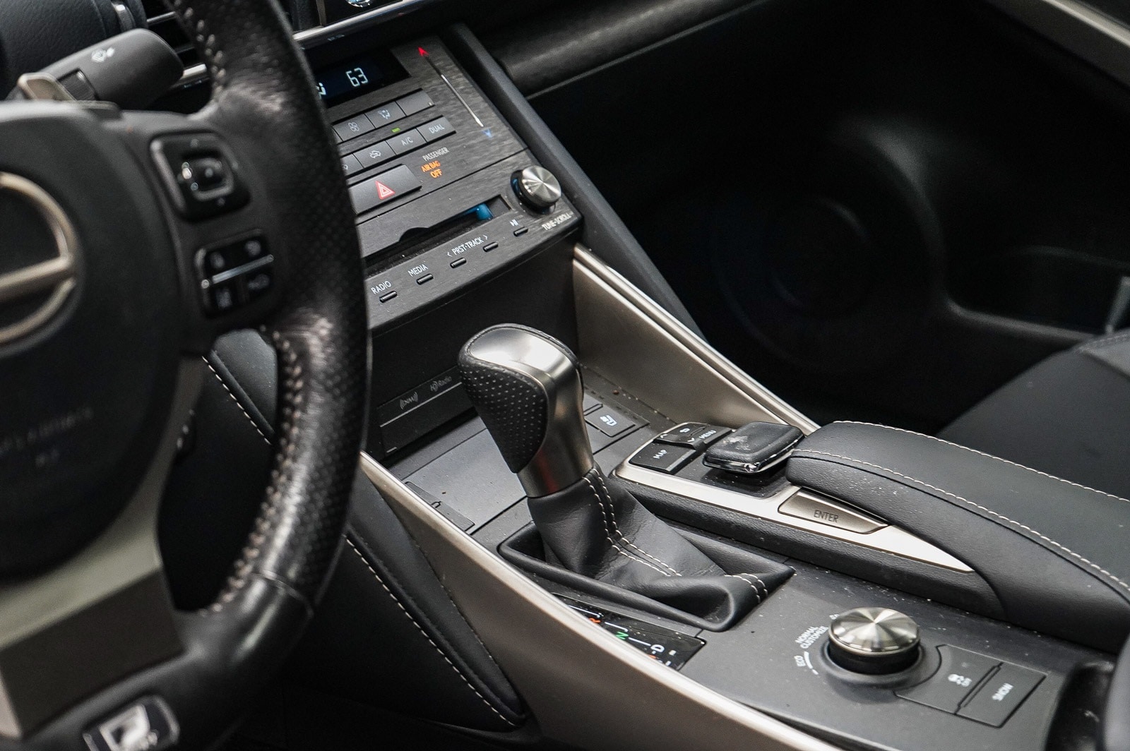 Thumbnail: 2020 Lexus IS - 24