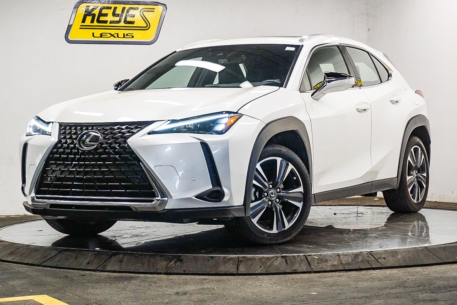 Thumbnail: 2024 Lexus UX - 1